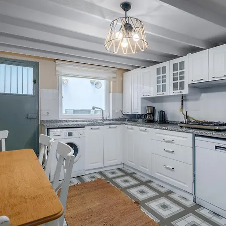 Apartament Earthquake-resistant Standalone Duplex House *